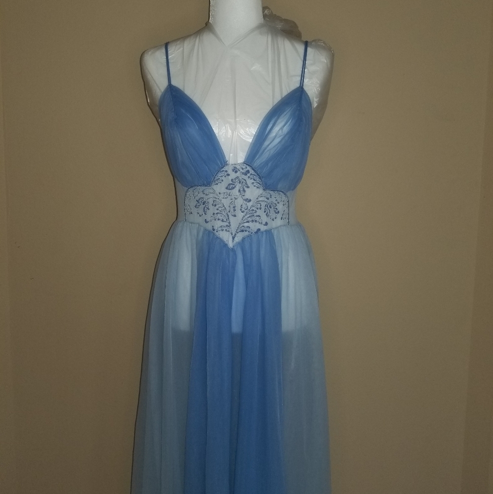 Light blue Roger's tule dress w/ applique waist